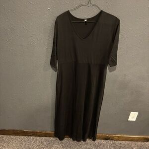 Women’s Acting Pro Black V-Neck Sheath Dress